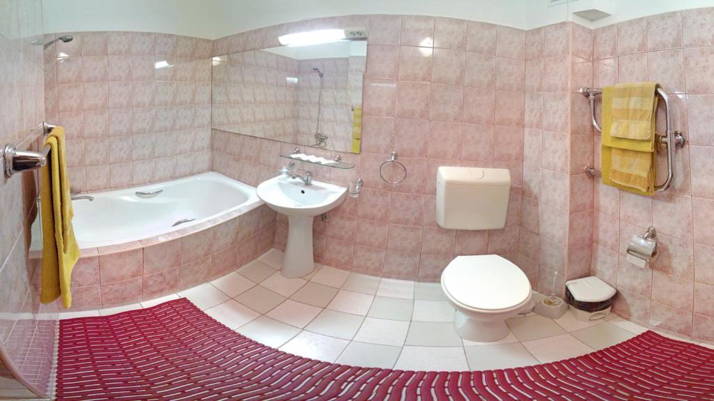 Motel Brencis Iecava Zimmer foto